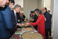 İran Afganistan Pakistan Azerbaycan ve Türkmenistan mutfağından yemeklerin ikram edildi